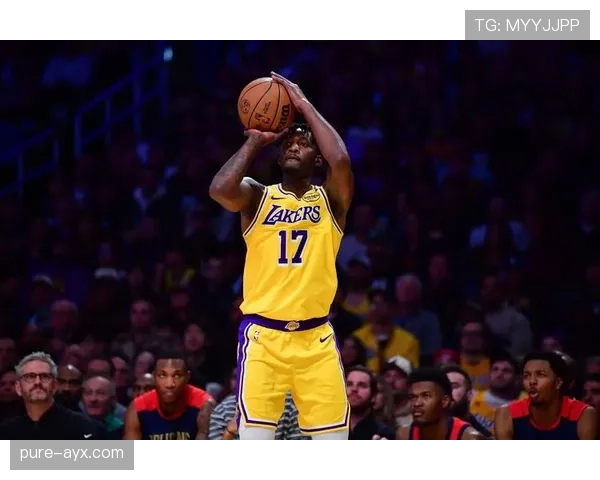 范德比尔特湖人铁人再显神威，助力球队逆转取胜