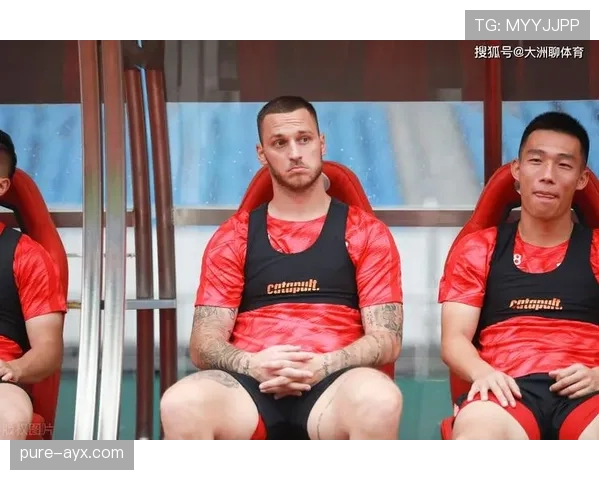 阿瑙托维奇融合突破与速度，引领前锋新风潮