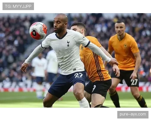 诺维奇球迷盼球队触底反弹，期待未来重燃希望