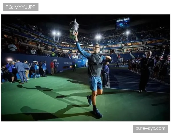 莱万多夫斯基达成职业生涯700球里程碑，状态火热持续攀升引关注