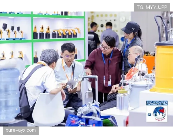 科隆足球俱乐部公布新转会策略,聚焦年轻才俊以提升球队竞争力 科隆足球俱乐部公布新转会策略,聚焦年轻才俊以提升球队竞争力