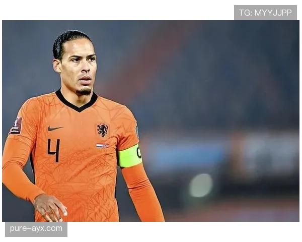 范戴克与贝肯鲍尔防守能力及历史地位对比分析 范戴克与贝肯鲍尔防守能力及历史地位对比分析